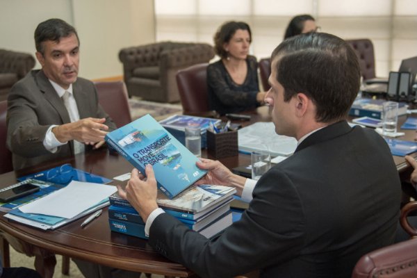 CNT apresenta projetos prioritários para o transporte brasileiro ao Ministério da Economia